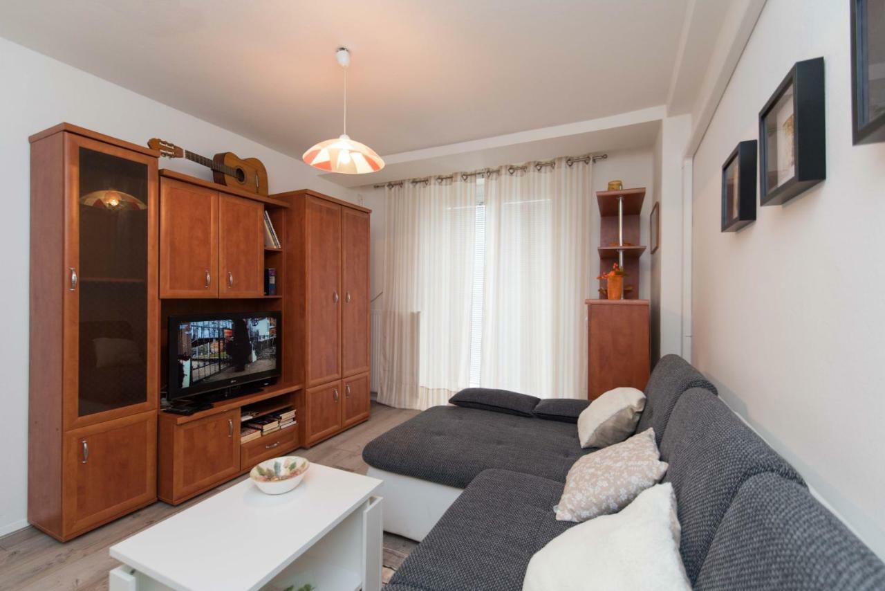 Ferienwohnung Apartman Lux Daruvar Exterior foto